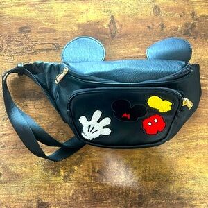 Loungefly Disney/Mickey Mouse belt bag